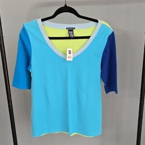 NWT VINTAGE GAP V-Neck Colorblock Tee - Light Blue and Navy
